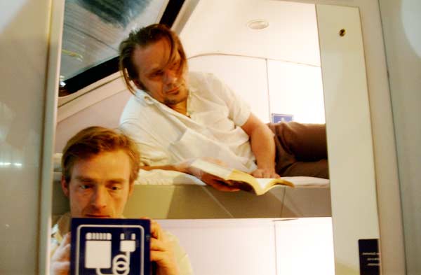 Samdtbody & jayrope don't drive, they like to take overnight trains.
